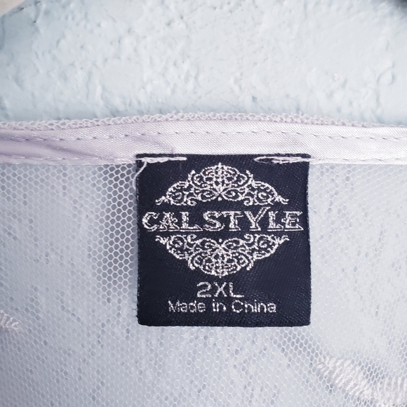 Cal Style Gray Crochet Mesh Embroidered Kimono - Picture 5 of 7